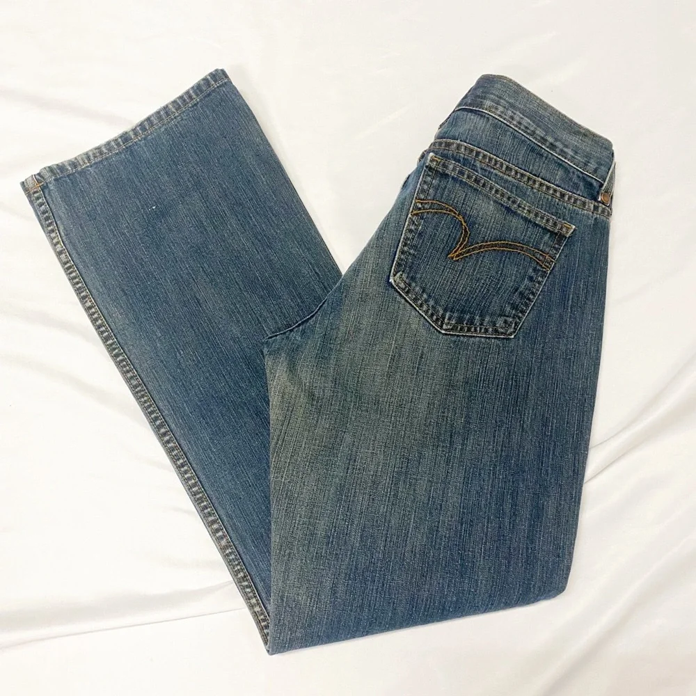 DKNY Vintage Medium Wash Straight Leg Jeans Made In USA - Picture 9 of 10